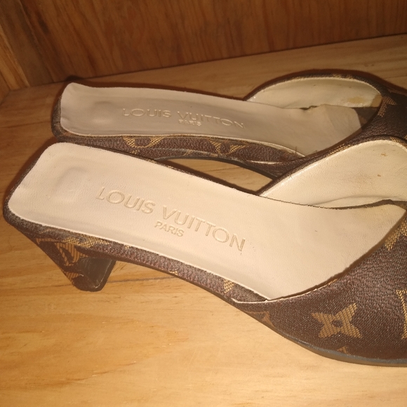 Sandals - Picture 3 of 4